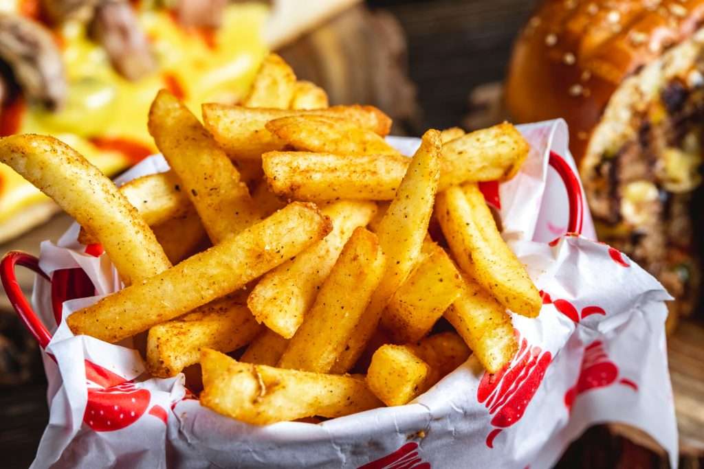 ¿De Francia o de Bélgica? Descubre el origen de las patatas fritas, un plato que se asocia a la comida americana